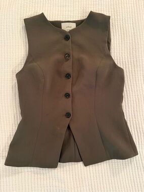 Aritzia Wilfred Regal Vest in Dark Olive Size 6